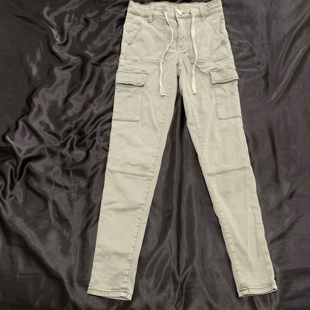 American Eagle Size 2 Olivia Green Jeggings. Preloved